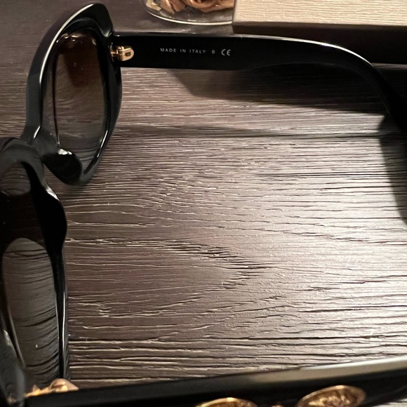 Versace Sunglasses - Picture 5 of 10